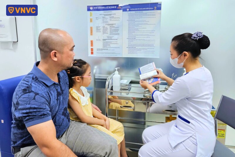 trẻ 7 tuổi chưa tiêm phế cầu trước đây cần tiêm vắc xin phế cầu