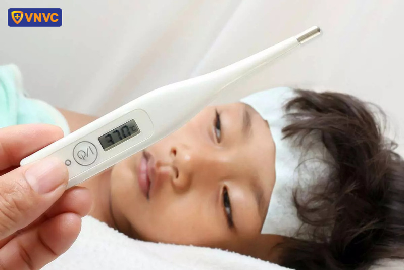 trẻ bị sốc sốt xuất huyết