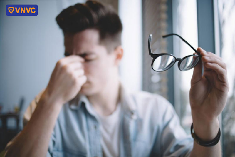 zona thần kinh ở cổ lan đến các dây thần kinh liên quan đến mắt có thể gây mất thị lực