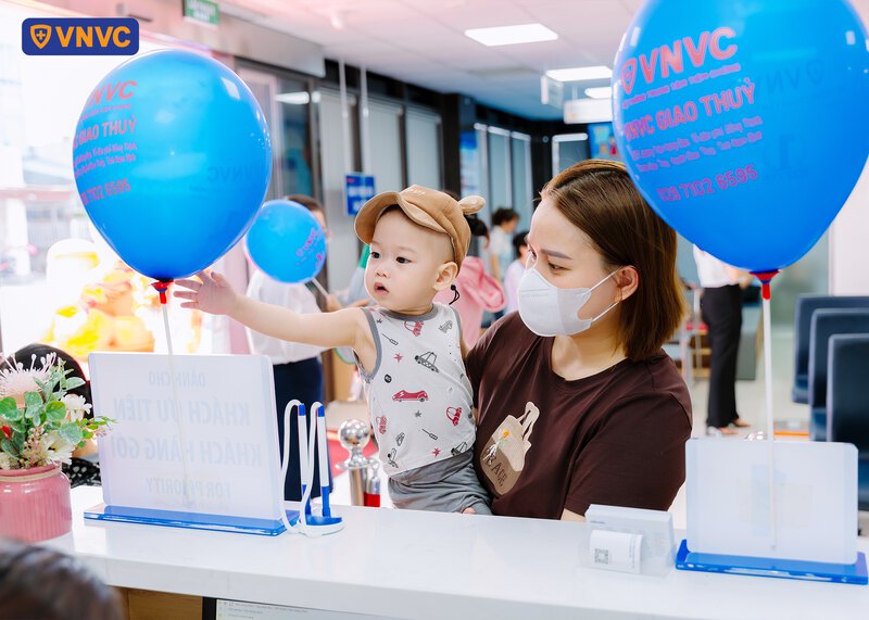 ảnh khách hàng tại trung tâm tiêm chủng vnvc giao thủy