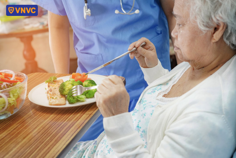 bổ sung dinh dưỡng cho bệnh nhân bạch hầu