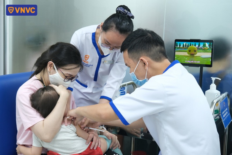 chích ngừa vắc xin viêm phổi