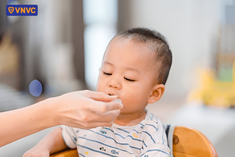 cho trẻ sử dụng thuốc hạ sốt