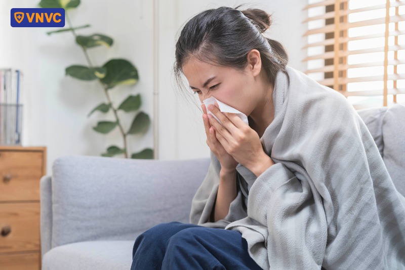 cơ thể có những triệu chứng sốt ho