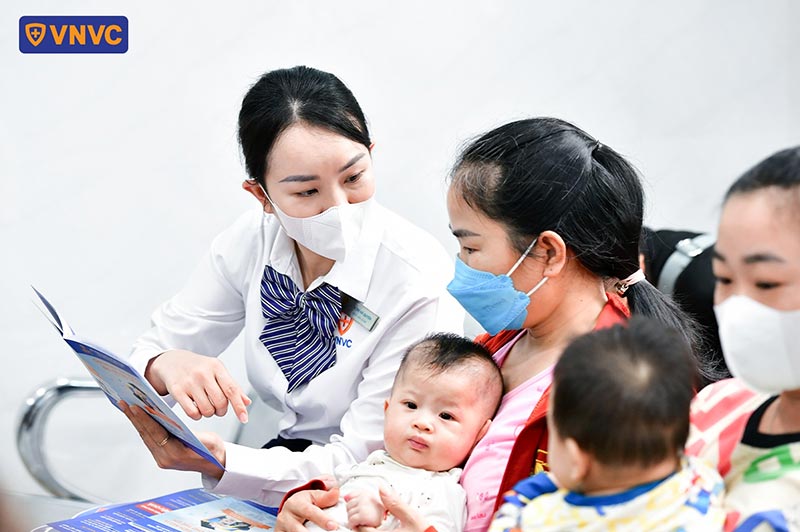 cung cấp thông tin cho mẹ và bé