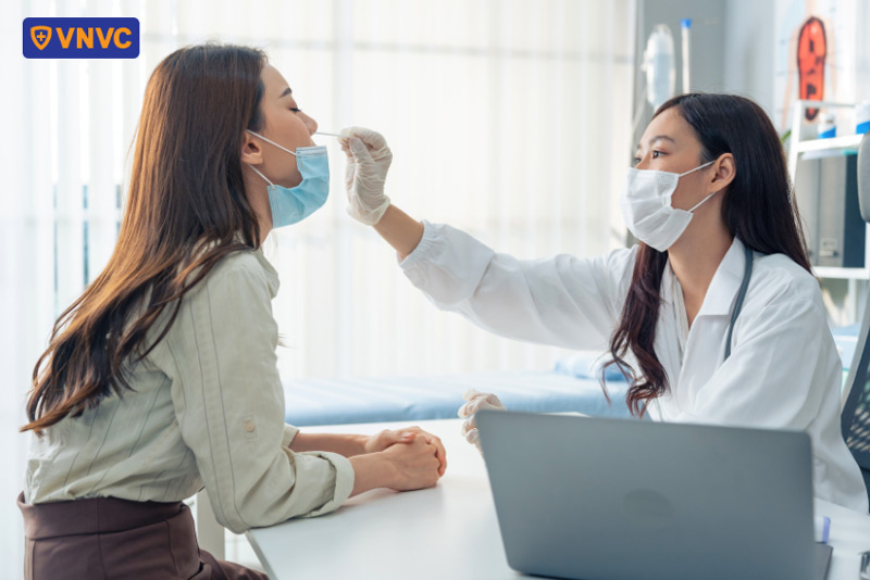 lấy mẫu xét nghiệm bệnh bạch hầu
