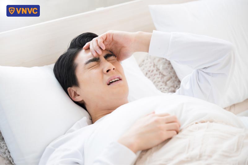người đàn ông đau đầu dữ dội