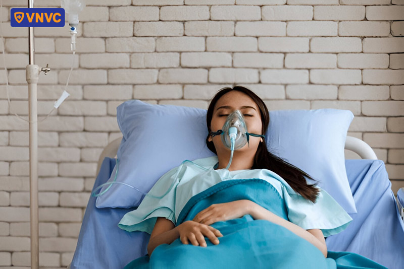 tay chân miệng gây biến chứng ở người lớn