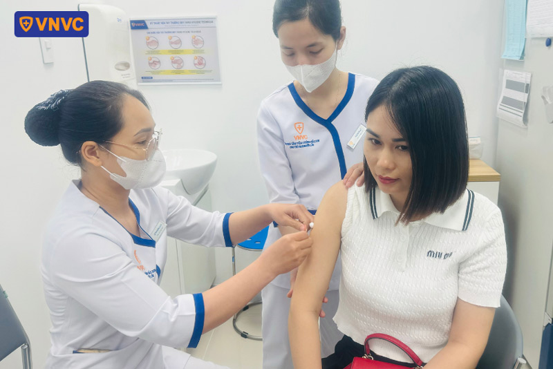 tiêm phòng sau khi bị chồn cắn