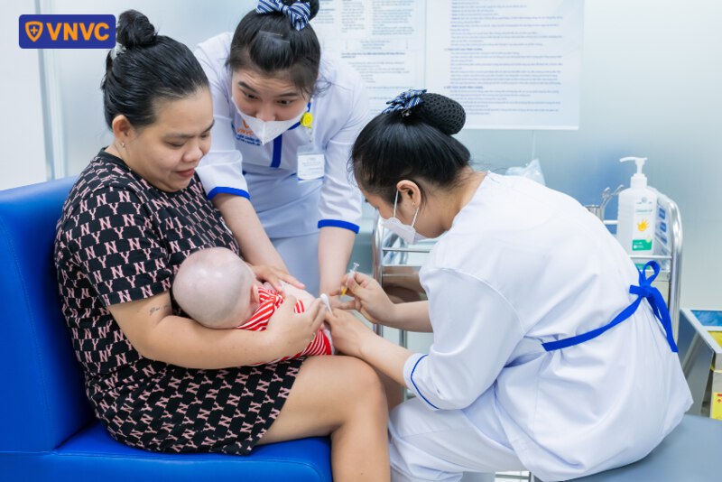 tiêm phòng vắc xin phế cầu cho trẻ