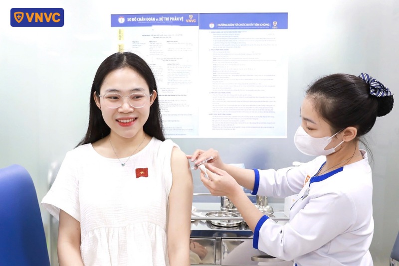 tiêm vắc xin cúm