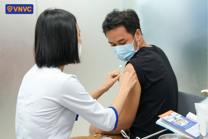 tiêm vắc xin để phòng bệnh dại