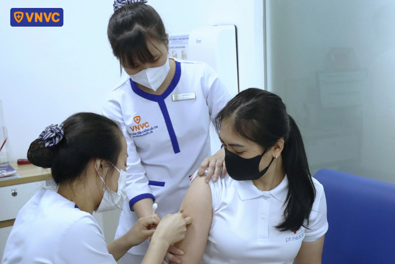 tiêm vắc xin phòng dại