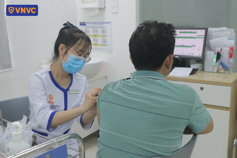 tiêm vắc xin phòng dại