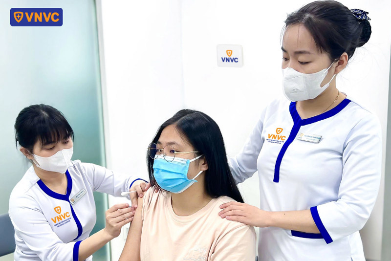 tiêm vacxin phòng ngừa bệnh dại