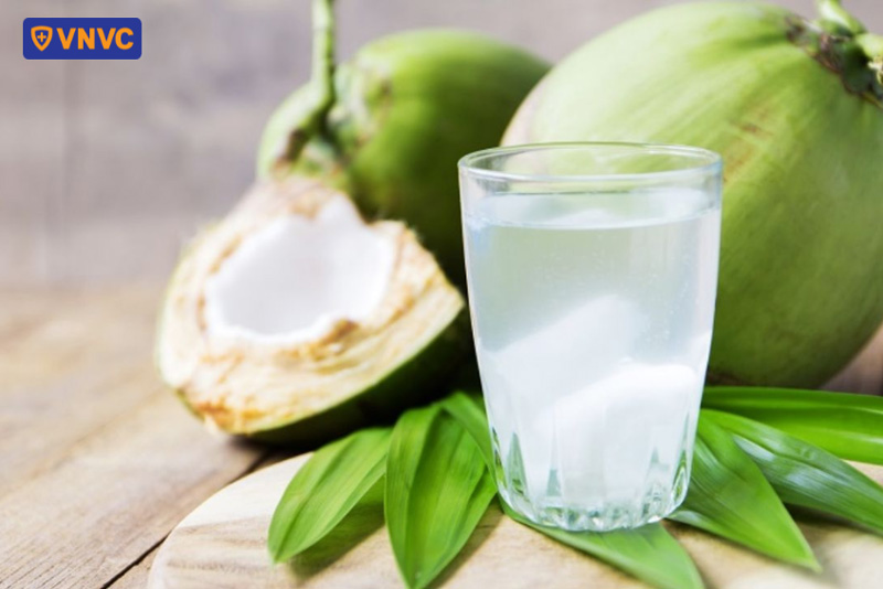 tiêu chảy có uống nước dừa được không
