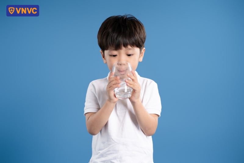 bù nước và điện giải đầy đủ