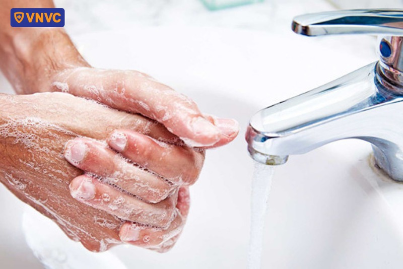 giữ vệ sinh cá nhân giúp ngăn ngừa lây lan virus cúm a