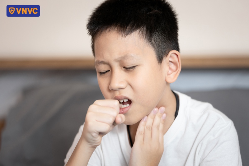 ho do mắc bệnh bạch hầu