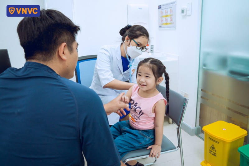 khám sàng lọc trước tiêm