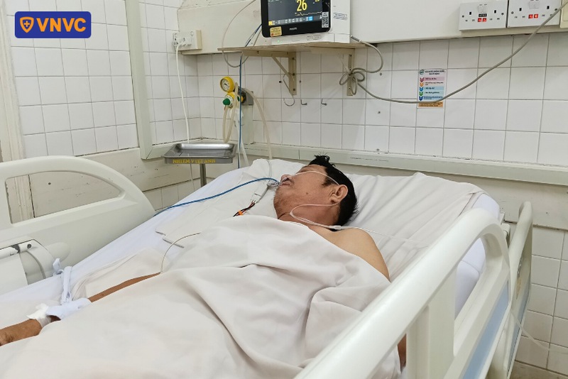 người bệnh phải thở oxy