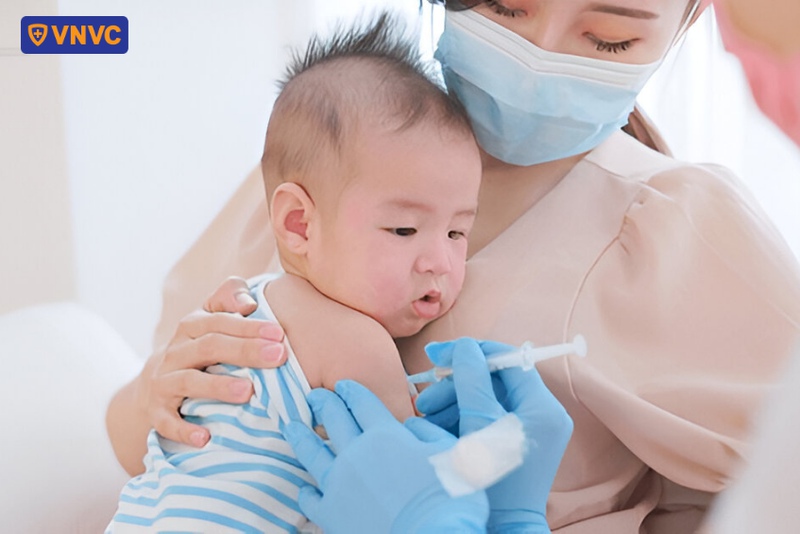 tiêm phòng đủ mũi vắc xin cho trẻ