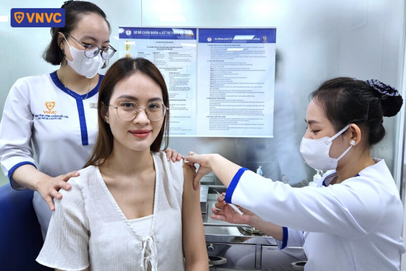 tiêm vắc xin ngừa ung thư cổ tử cung