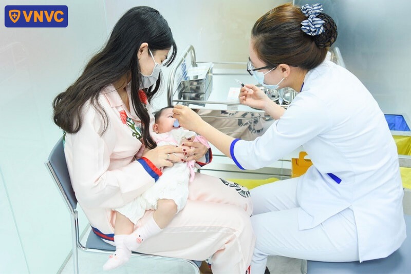 tiêm vắc xin phòng tiêu chảy ở trẻ