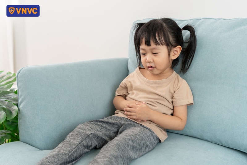 trẻ uống kháng sinh bị đi ngoài