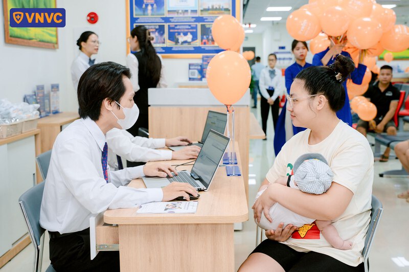 tư vấn trước khi tiêm vắc xin