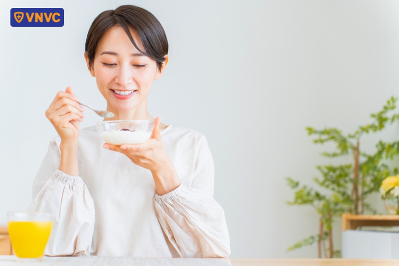 ăn sữa chua bổ sung lợi khuẩn khi bị tiêu chảy
