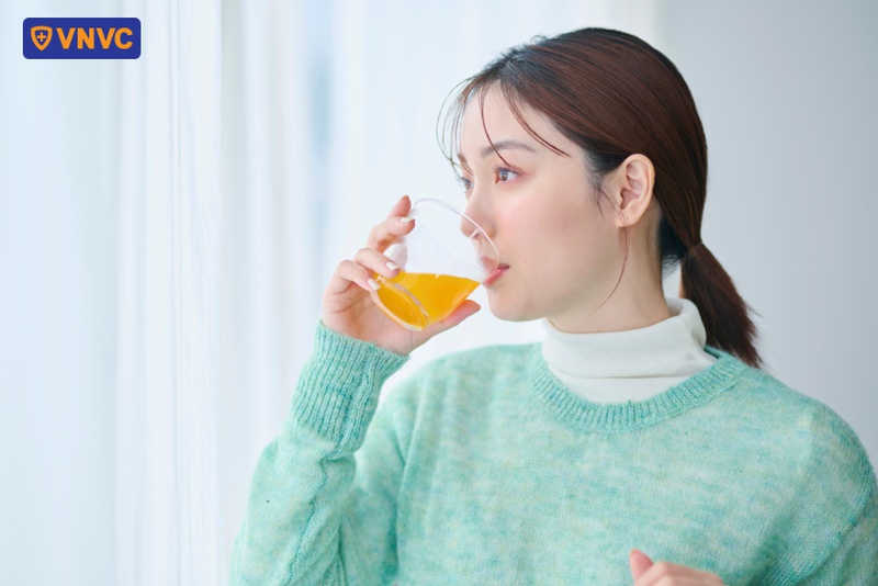 bị tiêu chảy uống nước cam được không