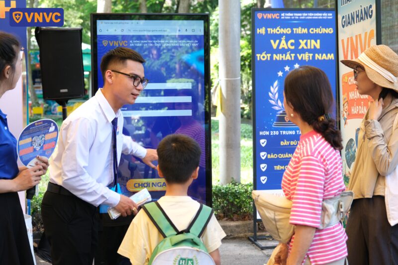 gian hàng vnvc tại sự kiện phòng chống sốt xuất huyết