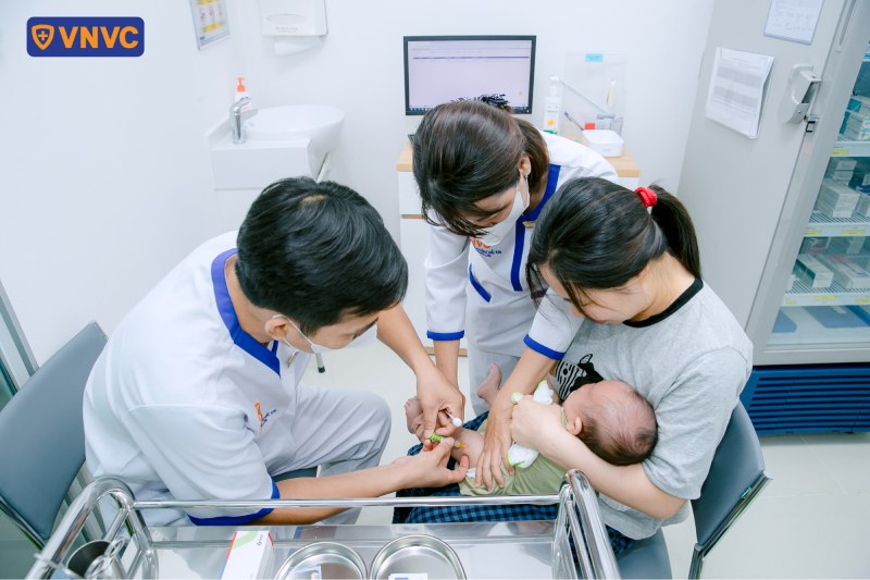 hình ảnh tại trung tâm tiêm chủng vnvc ứng hòa