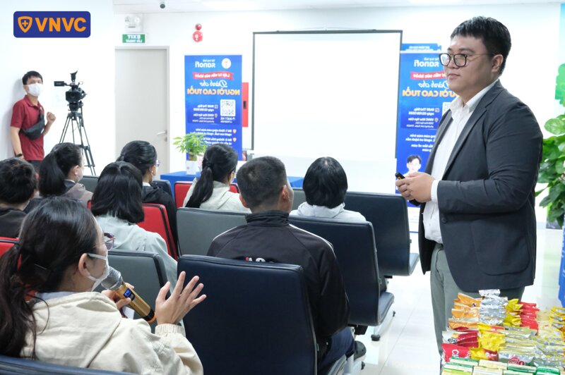 người nghe chia sẻ