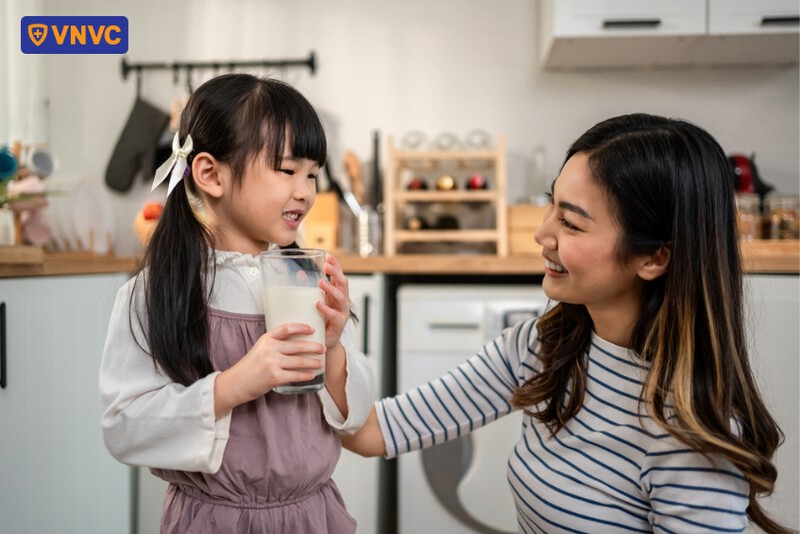 nước gạo rang giúp bù điện giải khi tiêu chảy