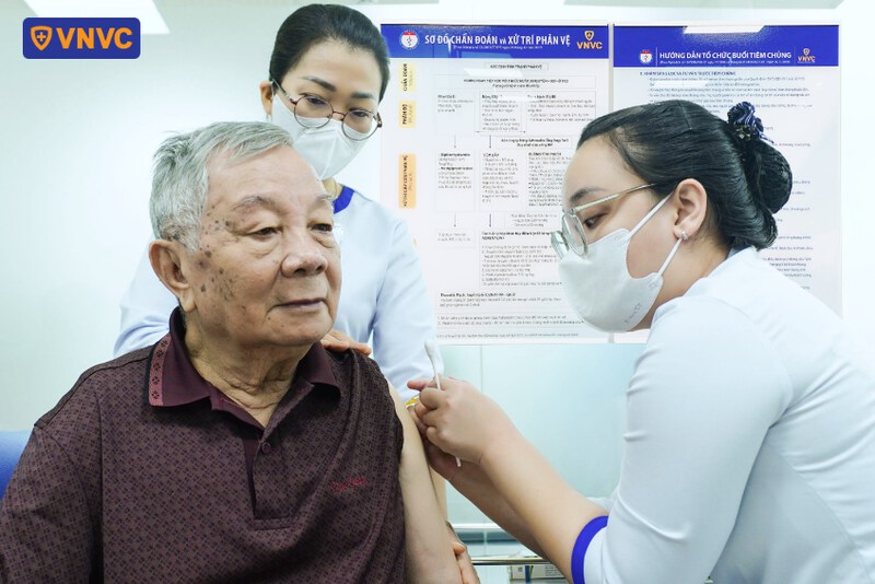 tiêm vắc xin cho người lớn tại vnvc