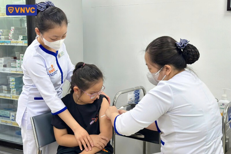 tiêm vắc xin phòng sốt xuất huyết