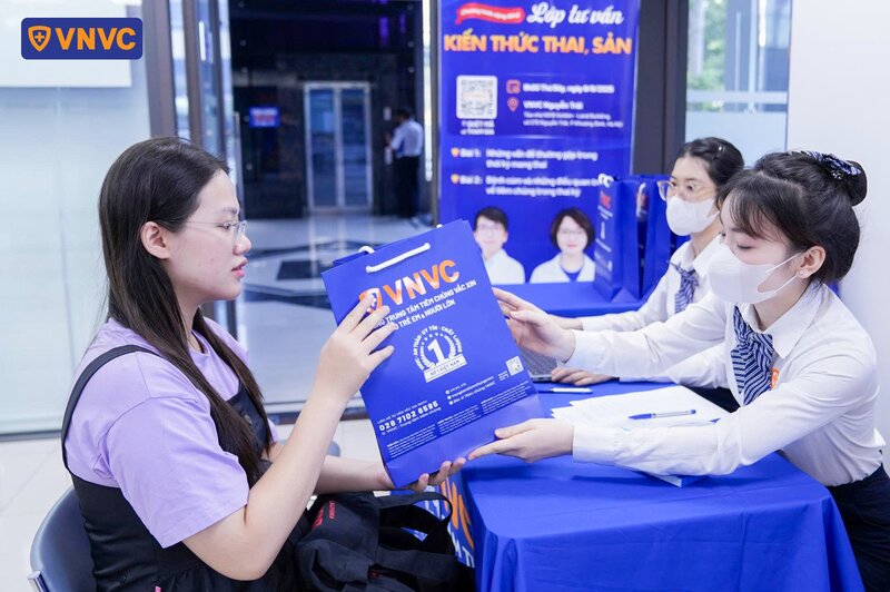 nhận quà từ vnvc