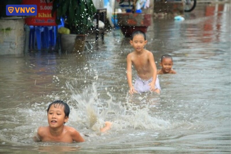 nước bẩn làm tăng nguy cơ mắc bệnh