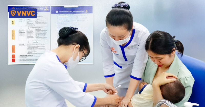 tiêm vắc xin phòng não mô cầu cho trẻ