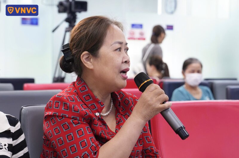 khán giả đặt câu hỏi