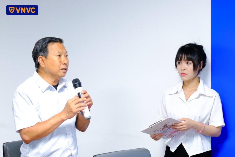 khán giả phát biểu