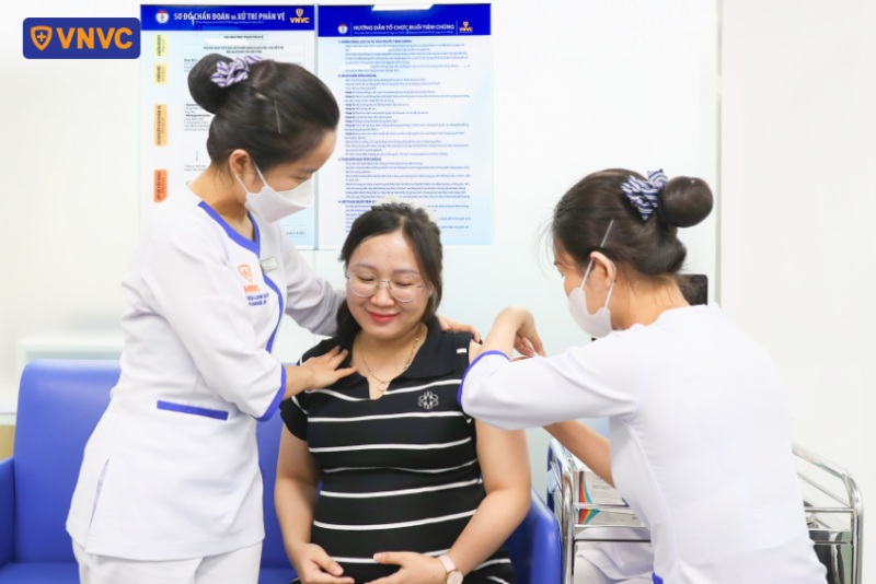 tư vấn tiêm chủng phụ nữ mang thai