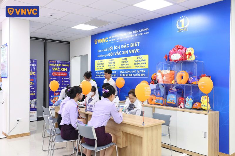 bàn tư vấn tiêm chủng vnvc vạn phúc