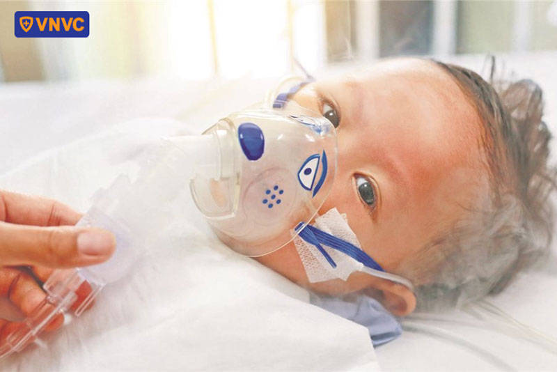 bé nhập viện vì viêm phổi