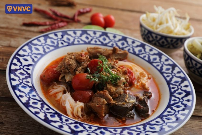 bún nước lèo nhiều dầu mỡ