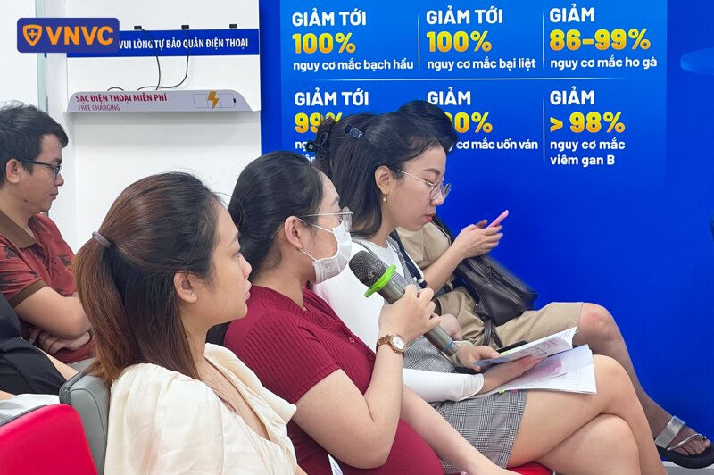 khán giả đặt câu hỏi