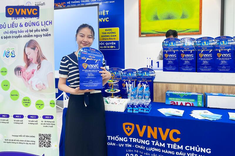 khán giả với phần quà