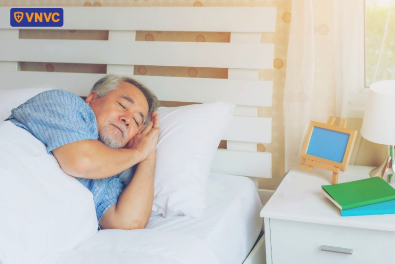 người cao tuổi ngủ đủ giấc